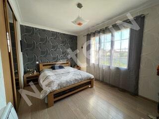 ROUILLON Spacieuse maison familiale 5 chambres avec piscine chauffée et sous-sol complet