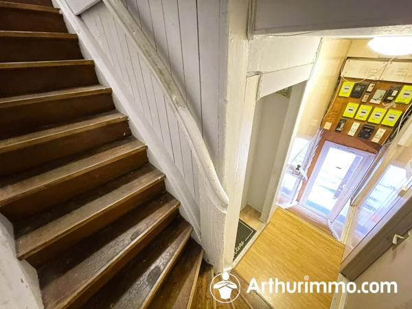 Vente                                                      Immeuble
                        
                     12 pièces                      257 m2                     à Seloncourt