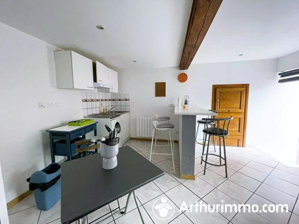 Vente                                                      Immeuble
                        
                     12 pièces                      257 m2                     à Seloncourt