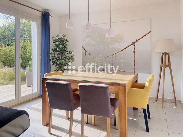 Maison
         4 pièces
        - 86 m² Exclusivité 275 000 € *