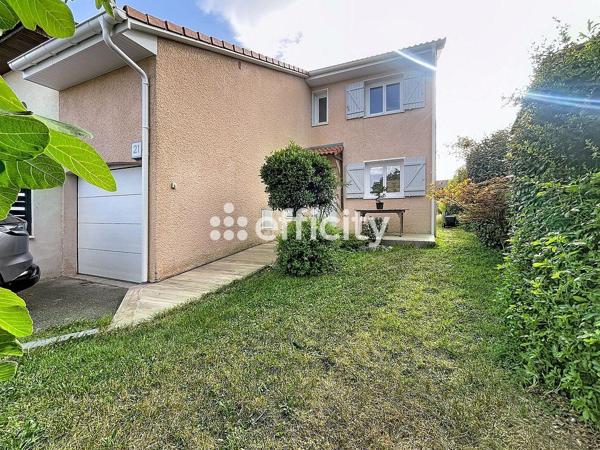 Maison
         4 pièces
        - 86 m² Exclusivité 275 000 € *