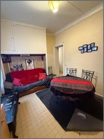 RESTAURANT LEVALLOIS SURFACE 50 M2 AVEC EXTRACTION DE 300 UNE CAVE DE 40 M2 UN LOGEMENT DE 38 M2 LOYER 1960€HT