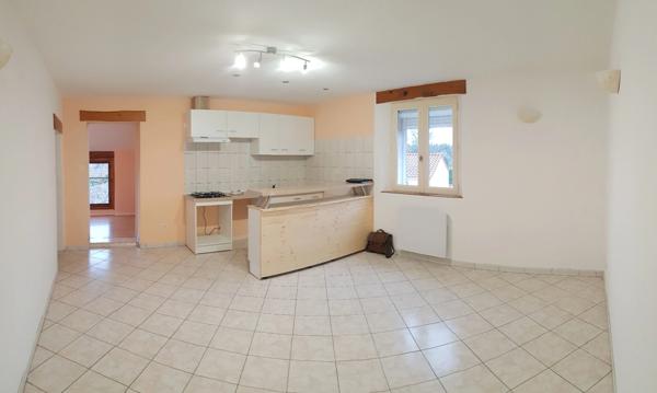 Saint Porquier, maison composé de deux logements, cinq chambres, 252 m², jardin, garages, atelier, entièrement rénové.