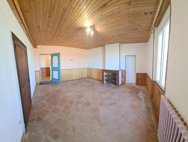 Saint Porquier, maison composé de deux logements, cinq chambres, 252 m², jardin, garages, atelier, entièrement rénové.