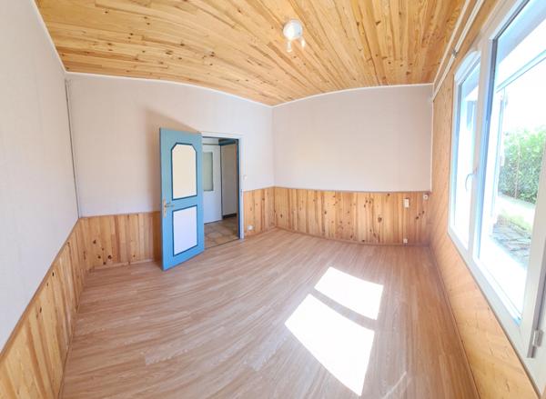 Saint Porquier, maison composé de deux logements, cinq chambres, 252 m², jardin, garages, atelier, entièrement rénové.