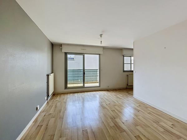 BREST HYPER CENTRE : Joli appartement T2 avec ascenseur et balcon