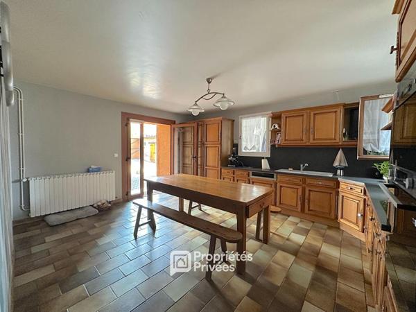 Maison 5 pièces 140 m2 avec dépendances