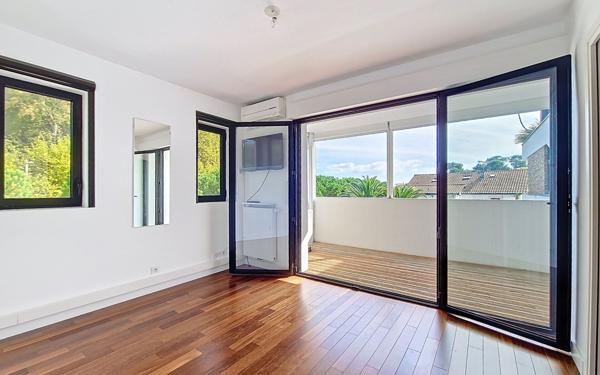 Appartement à vendre    3 pièces • 61,99 m2 Anglet