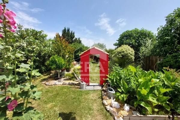 CHARME ET AUTHENTICITE EN PLEIN CENTRE VILLAGE DE MORNAC SUR SEUDRE