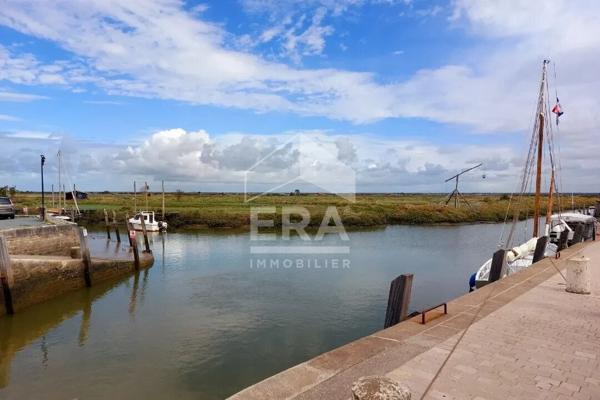 CHARME ET AUTHENTICITE EN PLEIN CENTRE VILLAGE DE MORNAC SUR SEUDRE