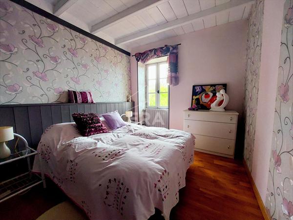 CHARME ET AUTHENTICITE EN PLEIN CENTRE VILLAGE DE MORNAC SUR SEUDRE