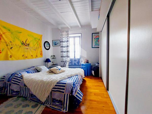 CHARME ET AUTHENTICITE EN PLEIN CENTRE VILLAGE DE MORNAC SUR SEUDRE