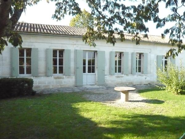Ensemble de 2 maisons et d'un terrain à bâtir.