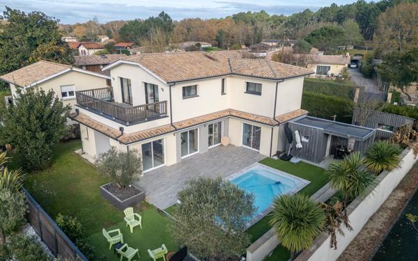 Maison à vendre    6 pièces •  Le Teich