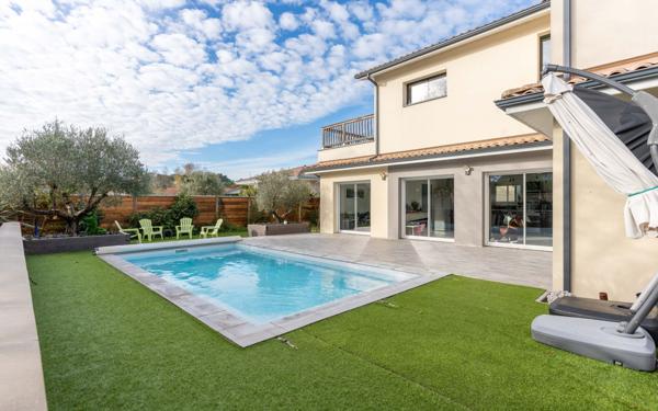 Maison à vendre    6 pièces •  Le Teich