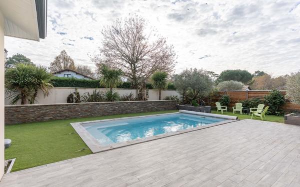 Maison à vendre    6 pièces •  Le Teich