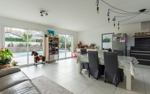 Maison à vendre    6 pièces •  Le Teich