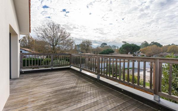 Maison à vendre    6 pièces •  Le Teich