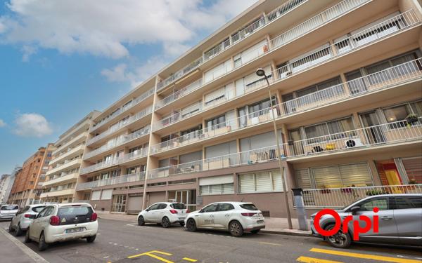 Appartement à vendre    3 pièces • 73,18 m2 Lyon 2