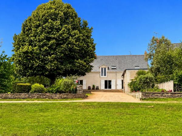 PROPRIÉTÉ DE CARACTÈRE EN BORD DE LOIRE – 210 m² – 2470 m² DE TERRAIN – LES PONTS-DE-CÉ