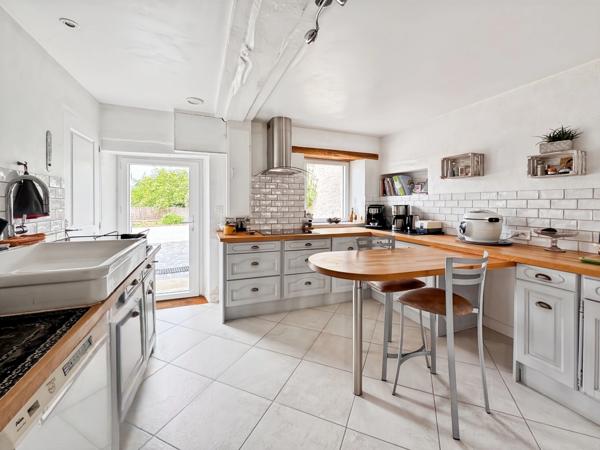 PROPRIÉTÉ DE CARACTÈRE EN BORD DE LOIRE – 210 m² – 2470 m² DE TERRAIN – LES PONTS-DE-CÉ