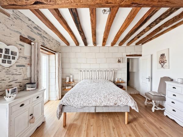 PROPRIÉTÉ DE CARACTÈRE EN BORD DE LOIRE – 210 m² – 2470 m² DE TERRAIN – LES PONTS-DE-CÉ
