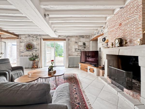 PROPRIÉTÉ DE CARACTÈRE EN BORD DE LOIRE – 210 m² – 2470 m² DE TERRAIN – LES PONTS-DE-CÉ