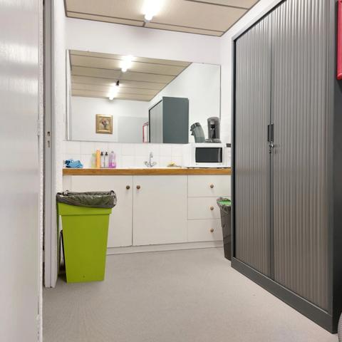 Maison à vendre 13 pièces MONTAUBAN (82), salle de reception, parking, bureaux, cave, dépendances,  parc de 8000m2, 2 entrées indépendantes