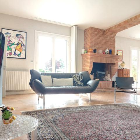Maison à vendre 13 pièces MONTAUBAN (82), salle de reception, parking, bureaux, cave, dépendances,  parc de 8000m2, 2 entrées indépendantes