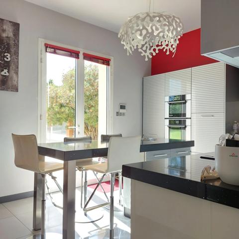 Maison à vendre 13 pièces MONTAUBAN (82), salle de reception, parking, bureaux, cave, dépendances,  parc de 8000m2, 2 entrées indépendantes