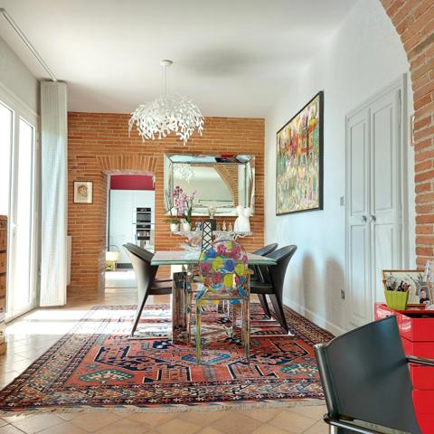Maison à vendre 13 pièces MONTAUBAN (82), salle de reception, parking, bureaux, cave, dépendances,  parc de 8000m2, 2 entrées indépendantes