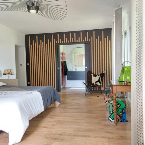 Maison à vendre 13 pièces MONTAUBAN (82), salle de reception, parking, bureaux, cave, dépendances,  parc de 8000m2, 2 entrées indépendantes