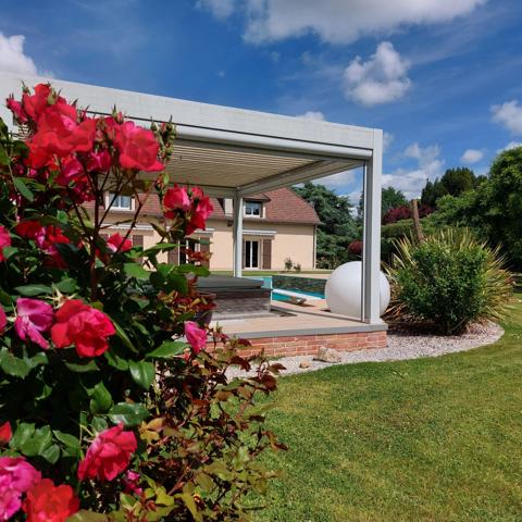 Maison à vendre 13 pièces MONTAUBAN (82), salle de reception, parking, bureaux, cave, dépendances,  parc de 8000m2, 2 entrées indépendantes