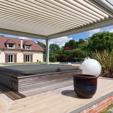 Maison à vendre 13 pièces MONTAUBAN (82), salle de reception, parking, bureaux, cave, dépendances,  parc de 8000m2, 2 entrées indépendantes