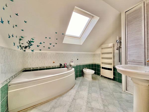 SAINT HERBLAIN – Proche de la carrière maison 5 pièces avec garage