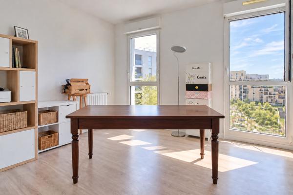 Lumineux 5 pièces avec terrasse, balcon et parking