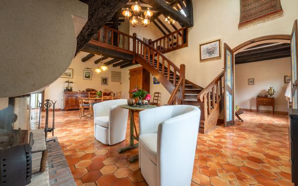 Maison à vendre    6 pièces •  Aureilhan