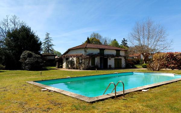 Maison à vendre    8 pièces •  Bénesse-Maremne