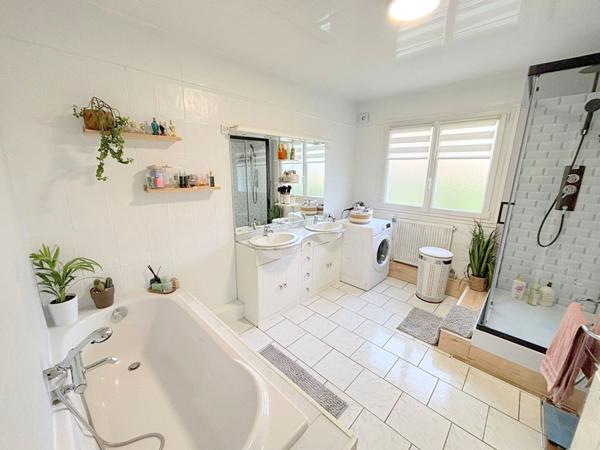 A VENDRE - Maison 102 m² Centre-ville de CHAUMONT EN VEXIN - 3 chambres - 400 m² de terrain - garage