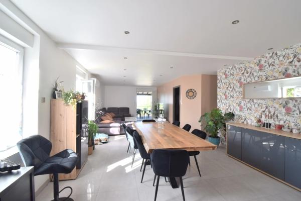 MAISON FAMILIALE 186 m² – 5 CHAMBRES – PISCINE – DPE B – TERRAIN 2 600 m² – LAIMONT