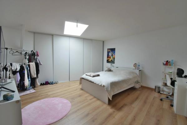 MAISON FAMILIALE 186 m² – 5 CHAMBRES – PISCINE – DPE B – TERRAIN 2 600 m² – LAIMONT