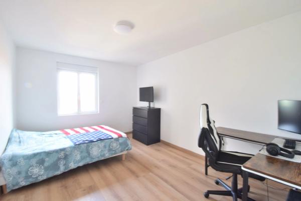 MAISON FAMILIALE 186 m² – 5 CHAMBRES – PISCINE – DPE B – TERRAIN 2 600 m² – LAIMONT