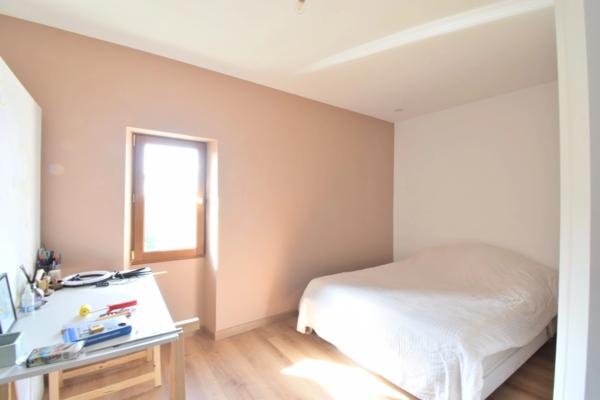 MAISON FAMILIALE 186 m² – 5 CHAMBRES – PISCINE – DPE B – TERRAIN 2 600 m² – LAIMONT