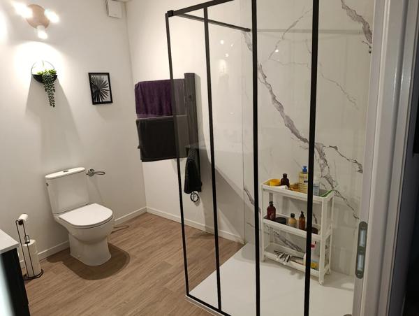 MAISON FAMILIALE 186 m² – 5 CHAMBRES – PISCINE – DPE B – TERRAIN 2 600 m² – LAIMONT
