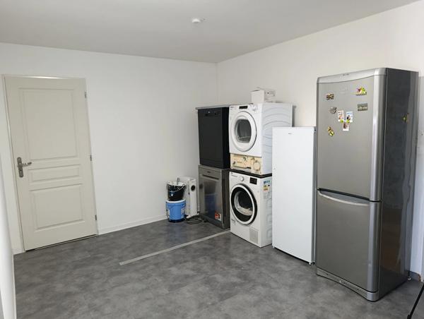 MAISON FAMILIALE 186 m² – 5 CHAMBRES – PISCINE – DPE B – TERRAIN 2 600 m² – LAIMONT