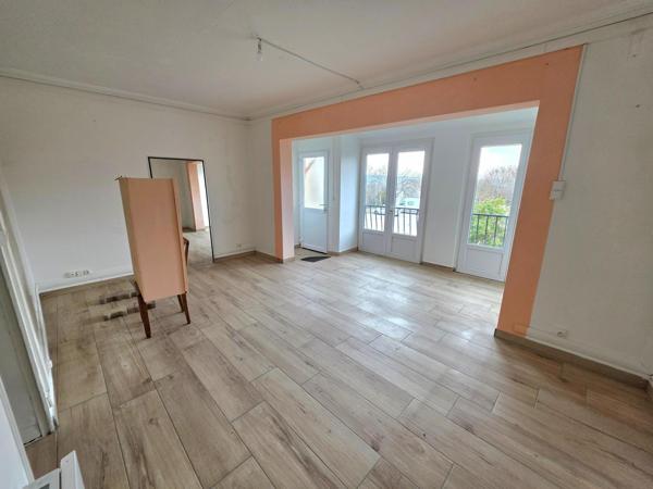 Maison familiale avec terrasse, véranda et potentiel locatif