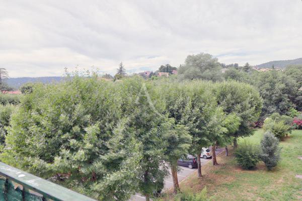 APPARTEMENT TYPE 4 DE 83 M2 AVEC BALCON AU CALME PARKING SECURISE ET CAVE