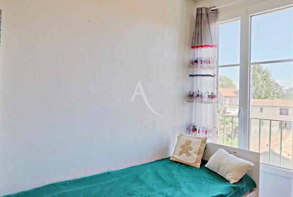 APPARTEMENT TYPE 4 DE 83 M2 AVEC BALCON AU CALME PARKING SECURISE ET CAVE