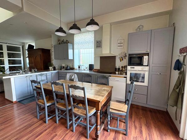 Maison chaleureuse avec garage cave et jardin