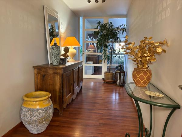 Maison chaleureuse avec garage cave et jardin